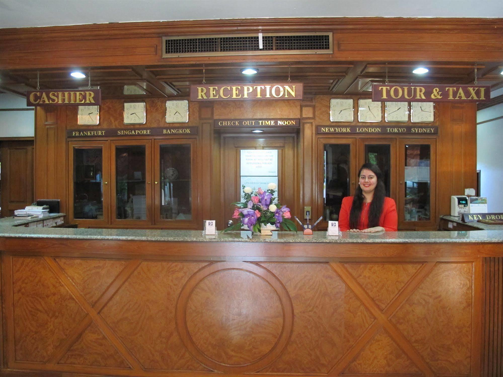 The Promenade Bangkok Hotel Exterior photo